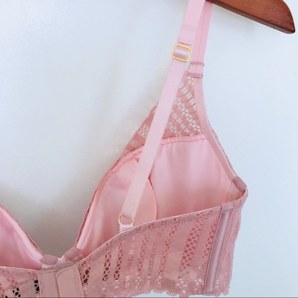⭐️NWT⭐️Victoria’s Secret Luxe Lace Plunge Bra - Picture 5 of 6